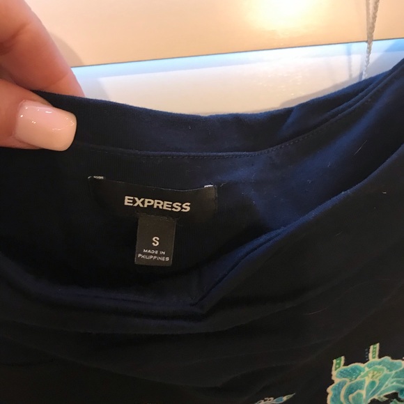 Strapless cutie is a must have! - Picture 3 of 4